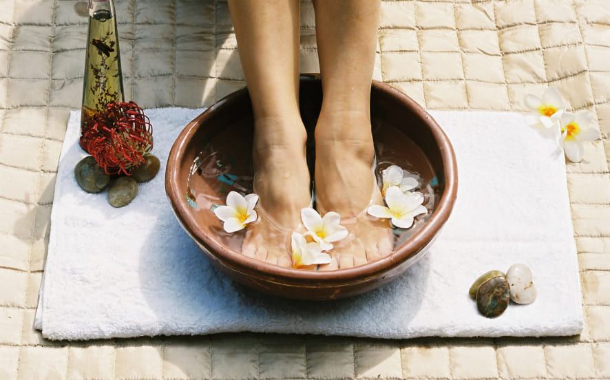 The Art of Foot Soaking for the Elderly: Choosing the Best